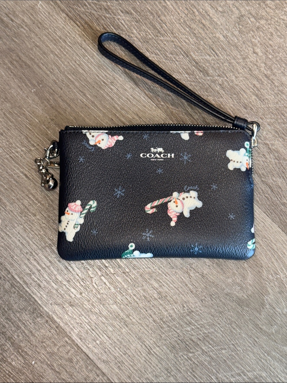 Coach Boxed Corner Zip Wristlet with Snowman Print ⛄